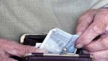 Συντάξεις: Νεότερα για πληρωμές και αναδρομικά