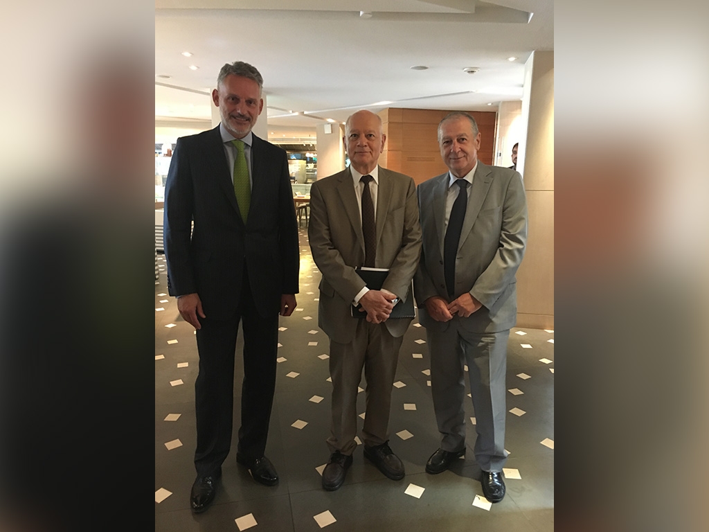 Συνάντηση της Ένωσης Ασφαλιστικών Εταιριών Ελλάδος με τον υπουργό οικονομίας & ανάπτυξης, κ. Δ. Παπαδημητρίου