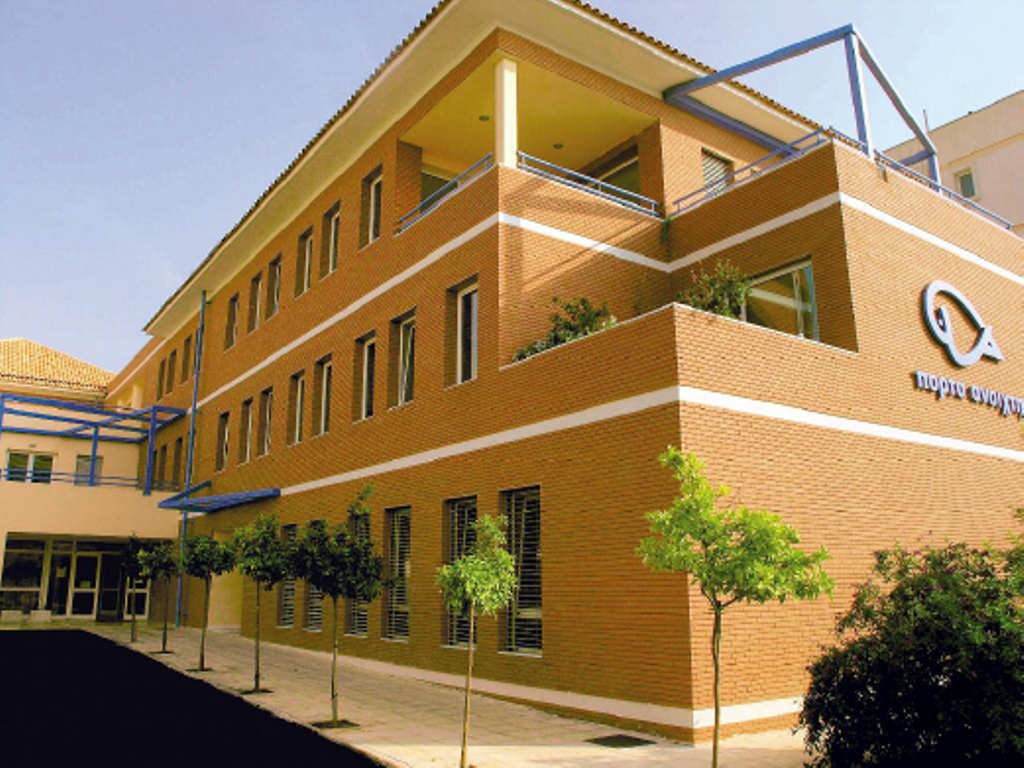 Δωρεά οκτώ αναπηρικών αμαξιδίων στην Εταιρεία Προστασίας Σπαστικών από την Περιφέρεια Αττικής