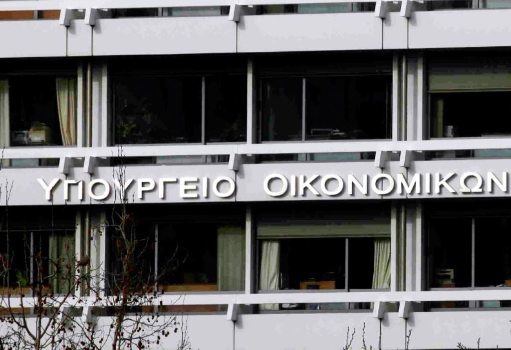 Το ΥΠΟΙΚ «αδειάζει» την Αντωνοπούλου και διαψεύδει τα περί πληρωμής φόρων σε 12 δόσεις