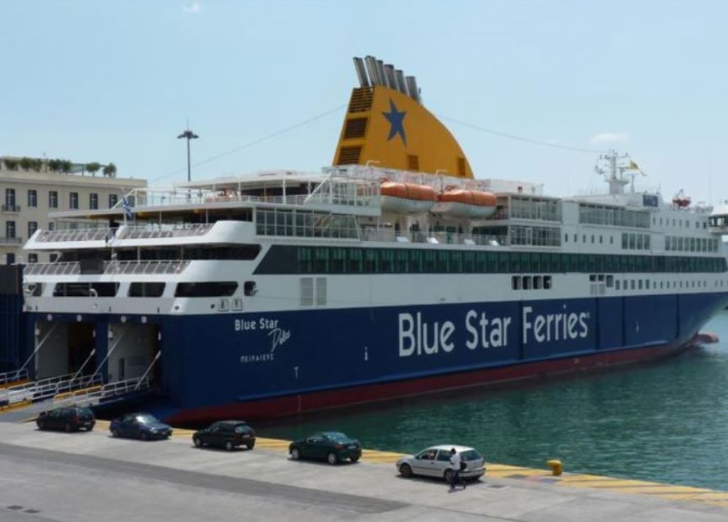 Blue Star Delos: Μάχη με 9 Μποφόρ στο λιμάνι της Νάξου (vid)