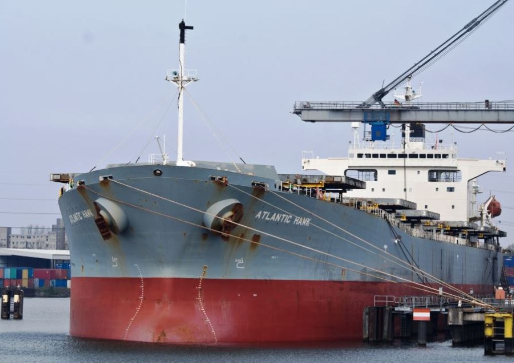 Livanos: Βάζει πωλητήριο στο παλαιότερο bulker του στόλου της